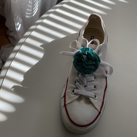 Decorative Shoe Clips Beige and Tiffany Blue - Picture 6 of 11